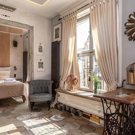 Old Town Paradise Lost By Downtown Apartament *