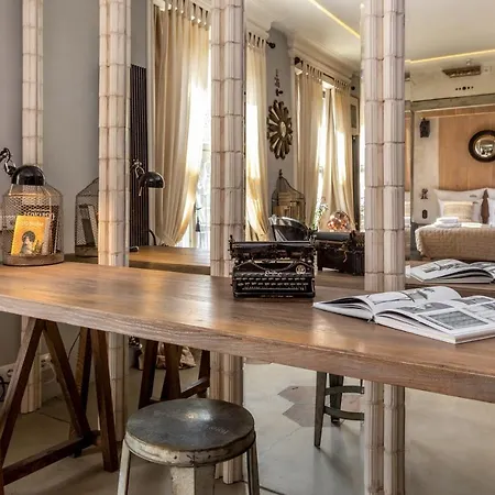 Old Town Paradise Lost By Downtown Apartment *
